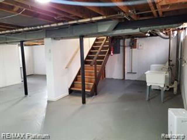 6539 Sterling Court, Garden City, MI 48135