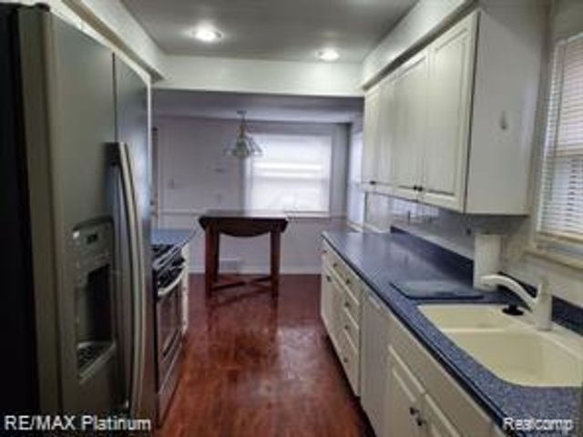 6539 Sterling Court, Garden City, MI 48135