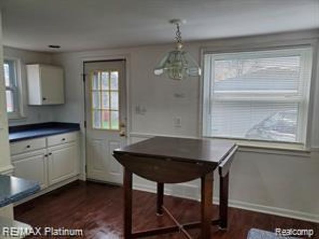 6539 Sterling Court, Garden City, MI 48135