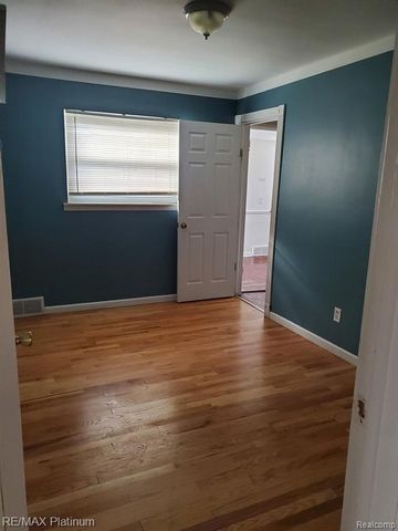 6539 Sterling Court, Garden City, MI 48135