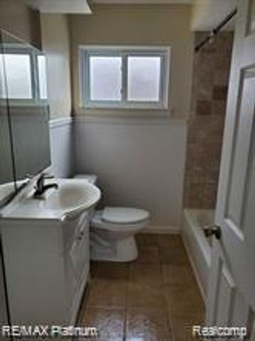 6539 Sterling Court, Garden City, MI 48135