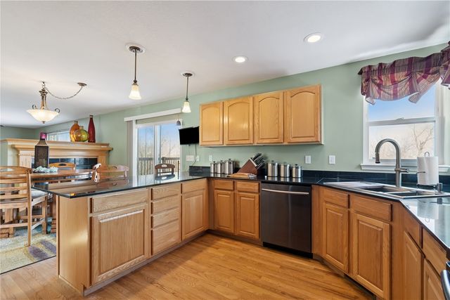 6608 Pheasant Hollow Road SW, Cedar Rapids, IA 52404