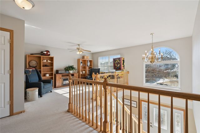 6608 Pheasant Hollow Road SW, Cedar Rapids, IA 52404