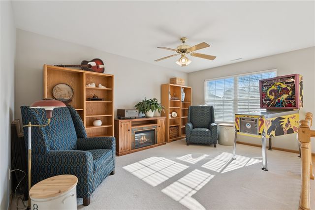 6608 Pheasant Hollow Road SW, Cedar Rapids, IA 52404