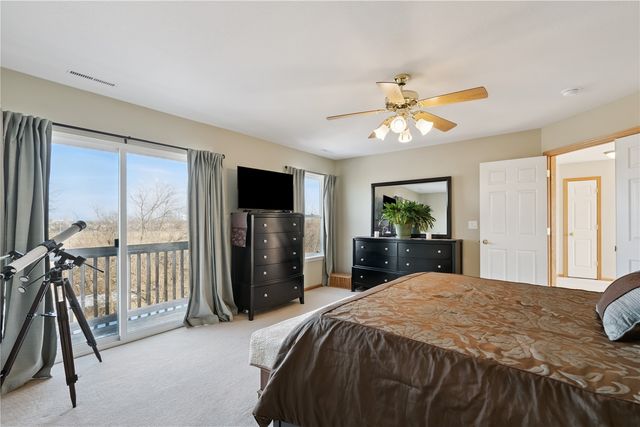 6608 Pheasant Hollow Road SW, Cedar Rapids, IA 52404