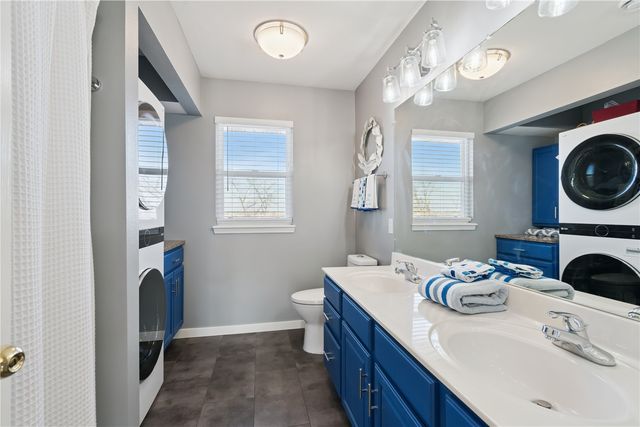 6608 Pheasant Hollow Road SW, Cedar Rapids, IA 52404