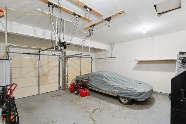 6608 Pheasant Hollow Road SW, Cedar Rapids, IA 52404