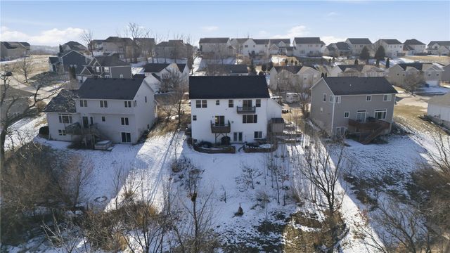 6608 Pheasant Hollow Road SW, Cedar Rapids, IA 52404