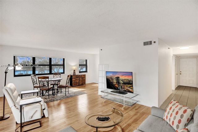 1201 S Ocean Dr 220S, Hollywood, FL 33019