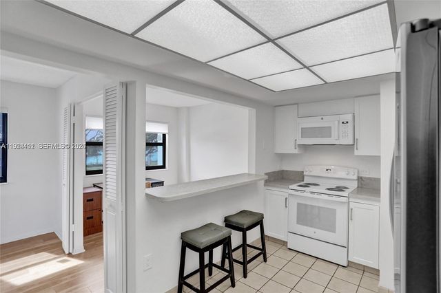 1201 S Ocean Dr 220S, Hollywood, FL 33019