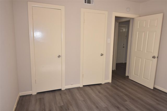 210 19th Avenue N, Texas City, TX 77590