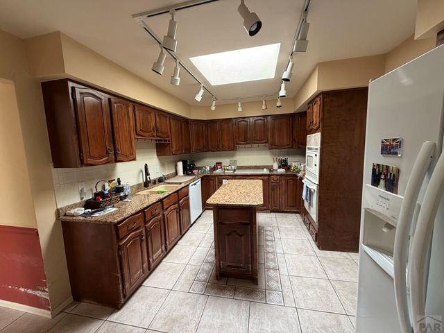 37 Calle Del Sol, Pueblo, CO 81008