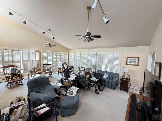 37 Calle Del Sol, Pueblo, CO 81008