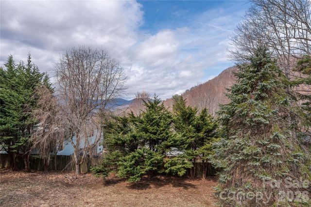 500 Apple Tree Court, Waynesville, NC 28786