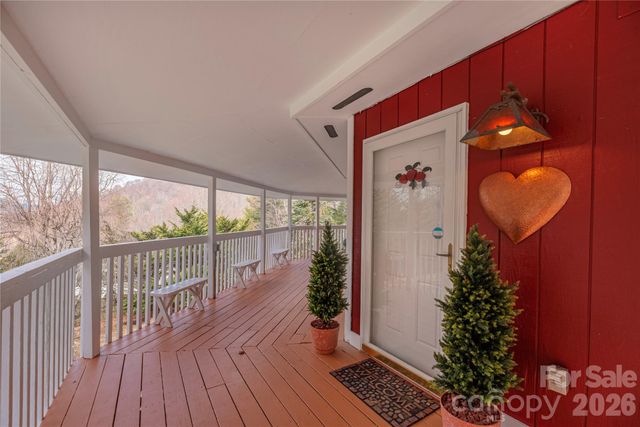 500 Apple Tree Court, Waynesville, NC 28786