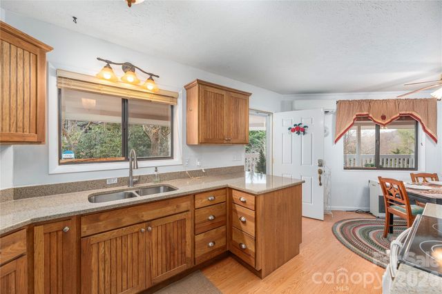 500 Apple Tree Court, Waynesville, NC 28786