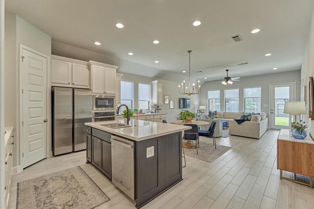 636 Sand Branch Drive, Conroe, TX 77304