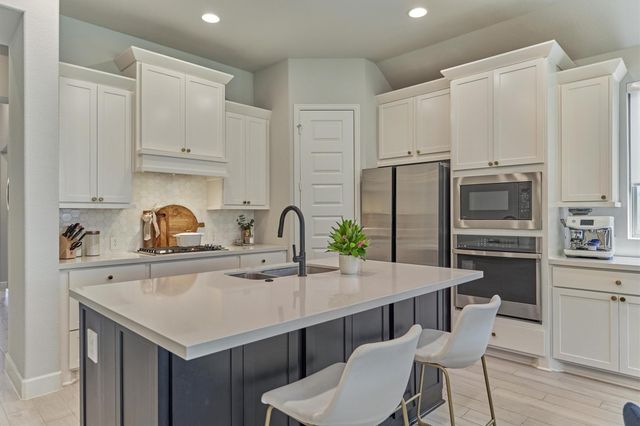 636 Sand Branch Drive, Conroe, TX 77304