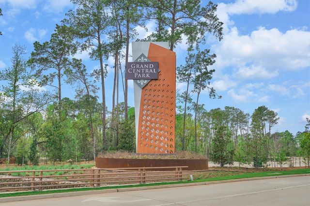 636 Sand Branch Drive, Conroe, TX 77304