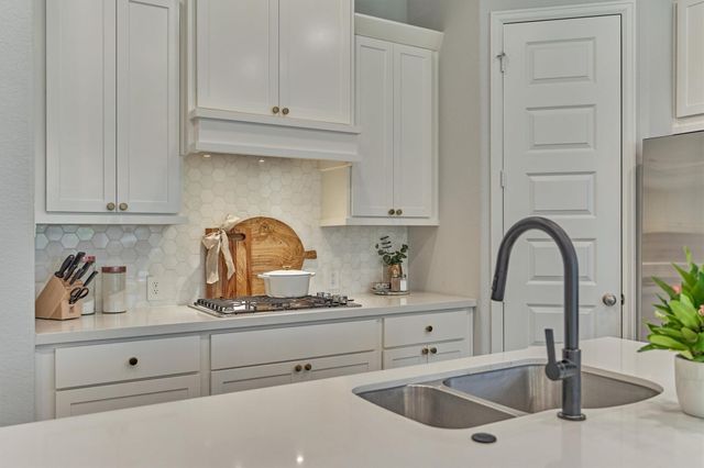 636 Sand Branch Drive, Conroe, TX 77304