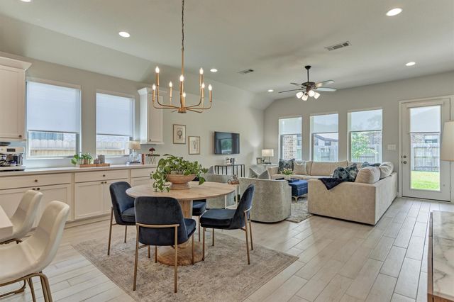 636 Sand Branch Drive, Conroe, TX 77304