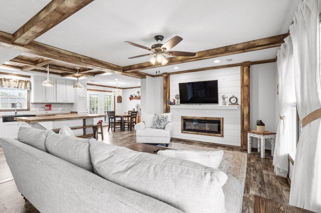 4188 Double Dee Rd., Aynor, SC 29511