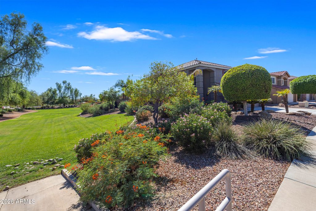 15709 W VENTURA Street, Surprise, AZ 85379 — photo 2