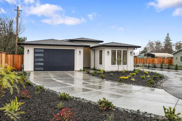 8915 Livoti Ct, Roseville, CA 95661