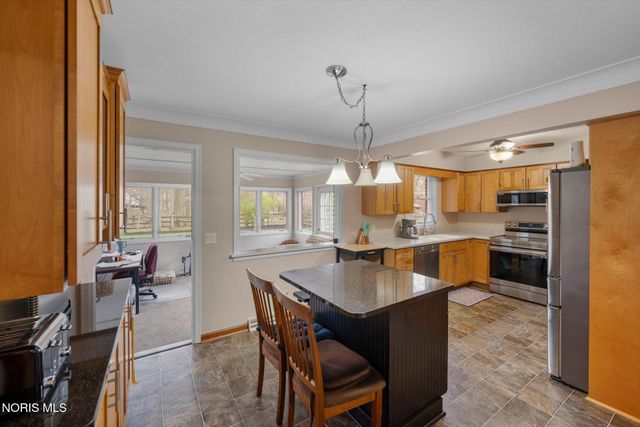 1865 Glen Ellyn Drive, Toledo, OH 43614