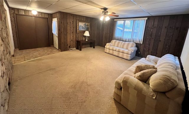 1302 Huron Ave, New Castle, PA 16101