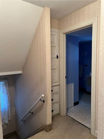 1302 Huron Ave, New Castle, PA 16101