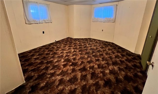 1302 Huron Ave, New Castle, PA 16101