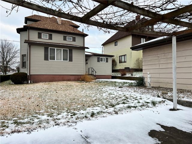 1302 Huron Ave, New Castle, PA 16101