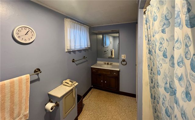 1302 Huron Ave, New Castle, PA 16101