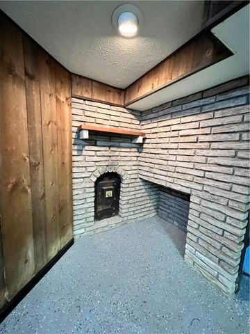 1302 Huron Ave, New Castle, PA 16101