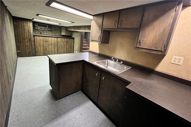 1302 Huron Ave, New Castle, PA 16101