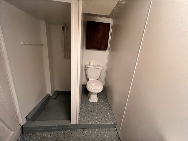 1302 Huron Ave, New Castle, PA 16101