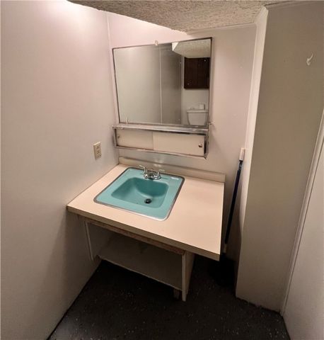 1302 Huron Ave, New Castle, PA 16101