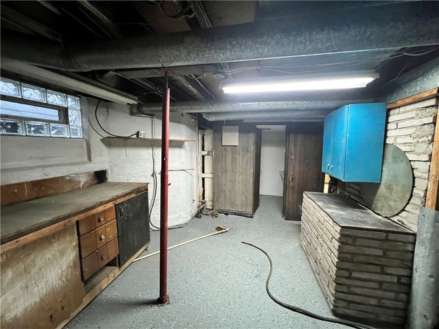 1302 Huron Ave, New Castle, PA 16101