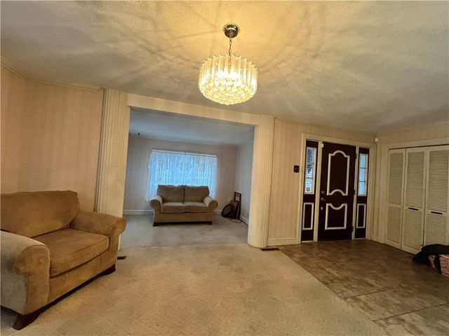 1302 Huron Ave, New Castle, PA 16101