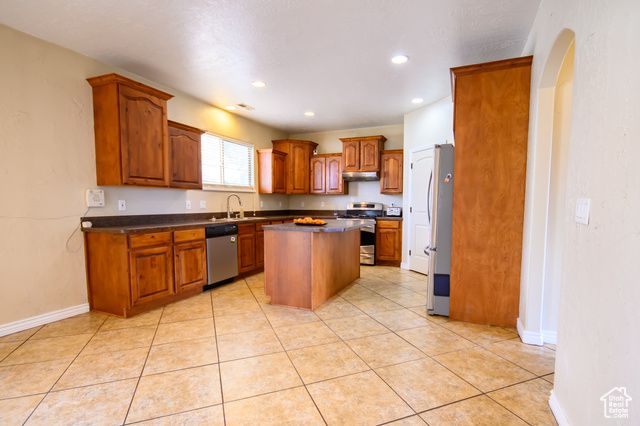 2318 S 3450 W, Syracuse, UT 84075