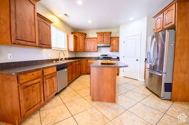 2318 S 3450 W, Syracuse, UT 84075