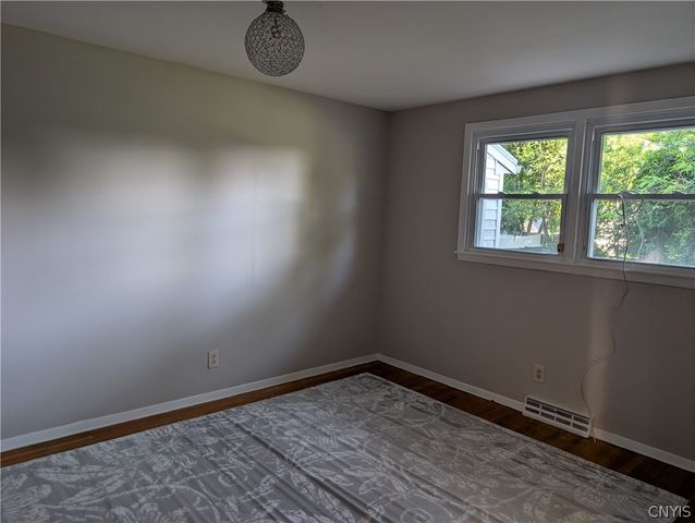 112 Pinewood Drive, Clay, NY 13090