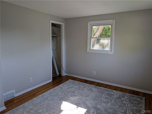 112 Pinewood Drive, Clay, NY 13090