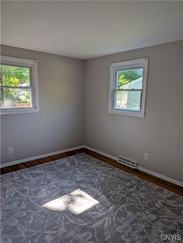 112 Pinewood Drive, Clay, NY 13090