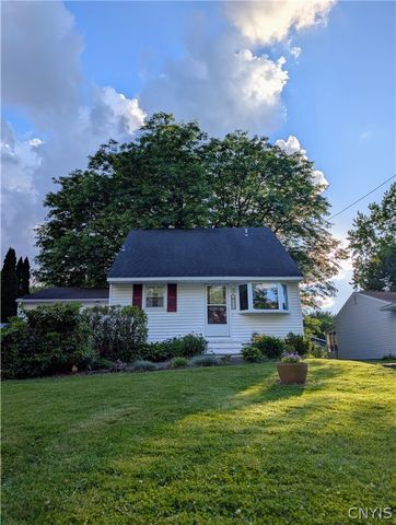 112 Pinewood Drive, Clay, NY 13090