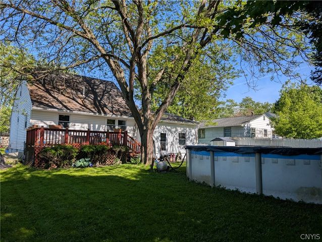 112 Pinewood Drive, Clay, NY 13090
