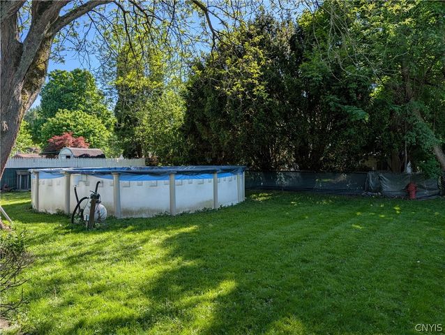 112 Pinewood Drive, Clay, NY 13090