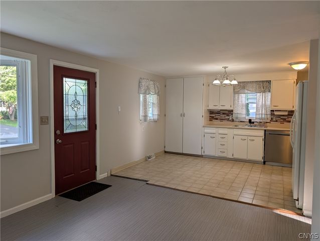 112 Pinewood Drive, Clay, NY 13090