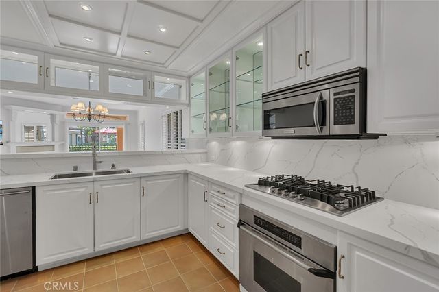 172 Villa Point Drive, Newport Beach, CA 92660